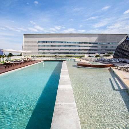 Hotel Pullman City Center Rosario Bagian luar foto