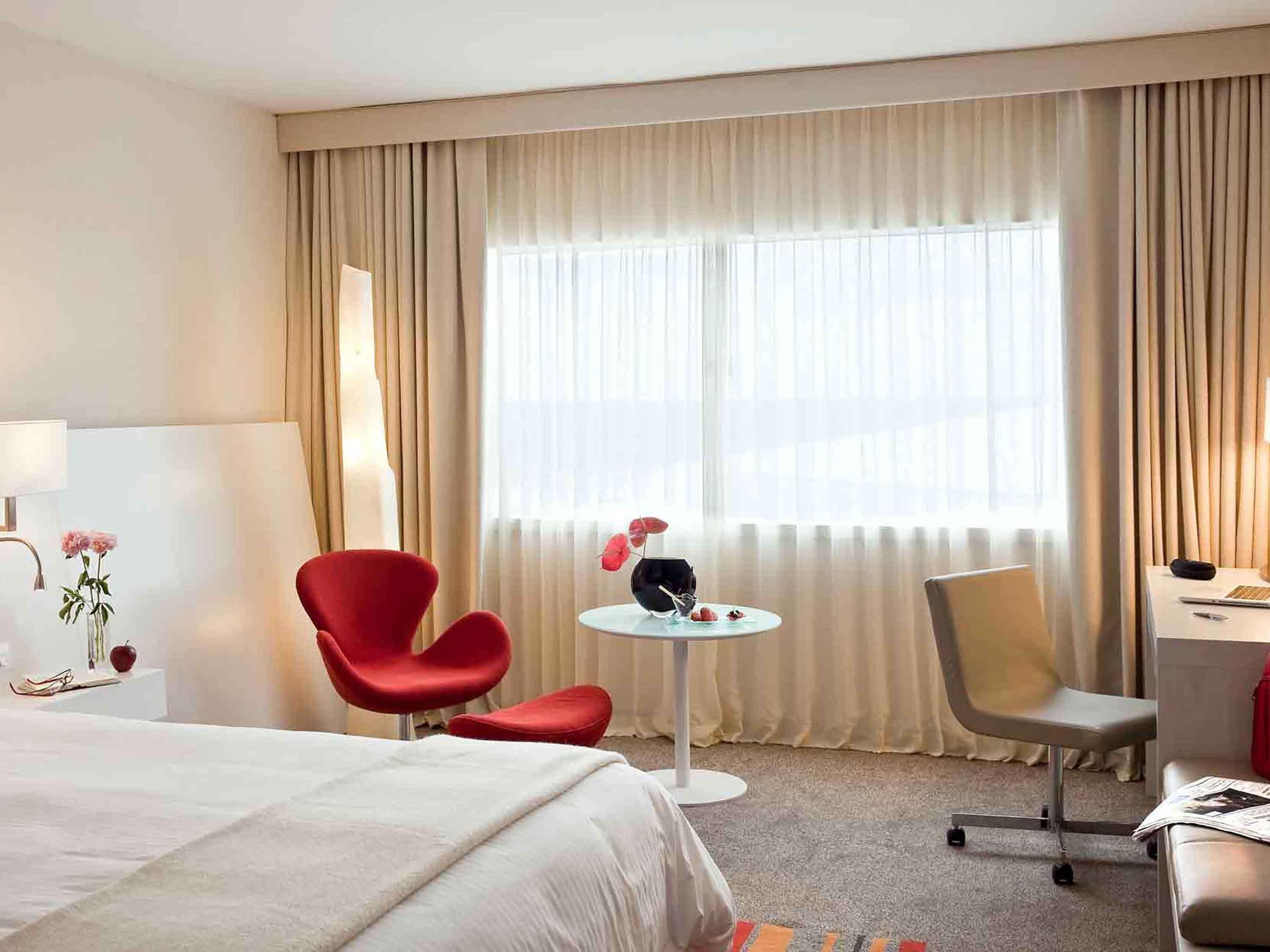 Hotel Pullman City Center Rosario Bagian luar foto