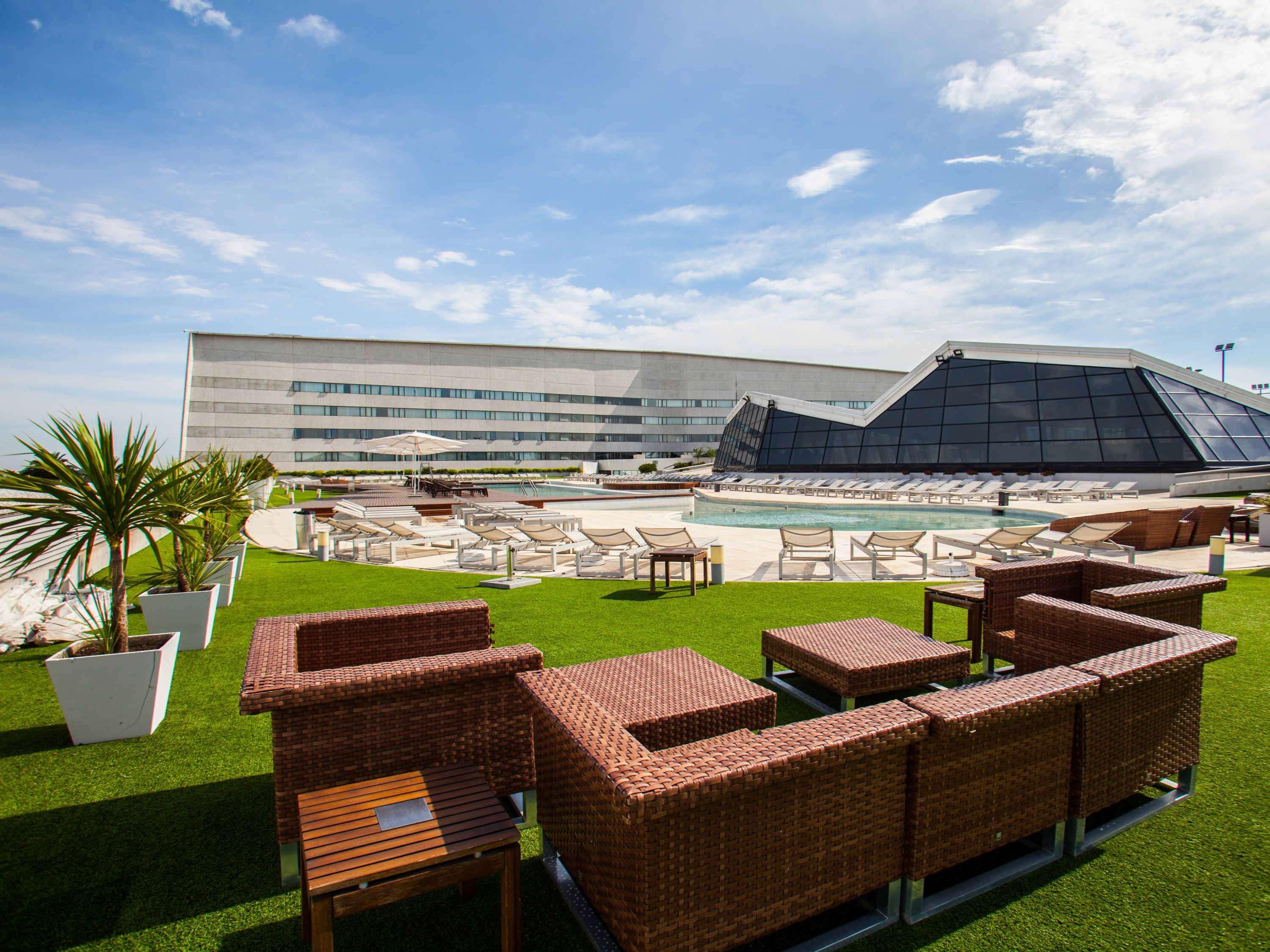 Hotel Pullman City Center Rosario Bagian luar foto