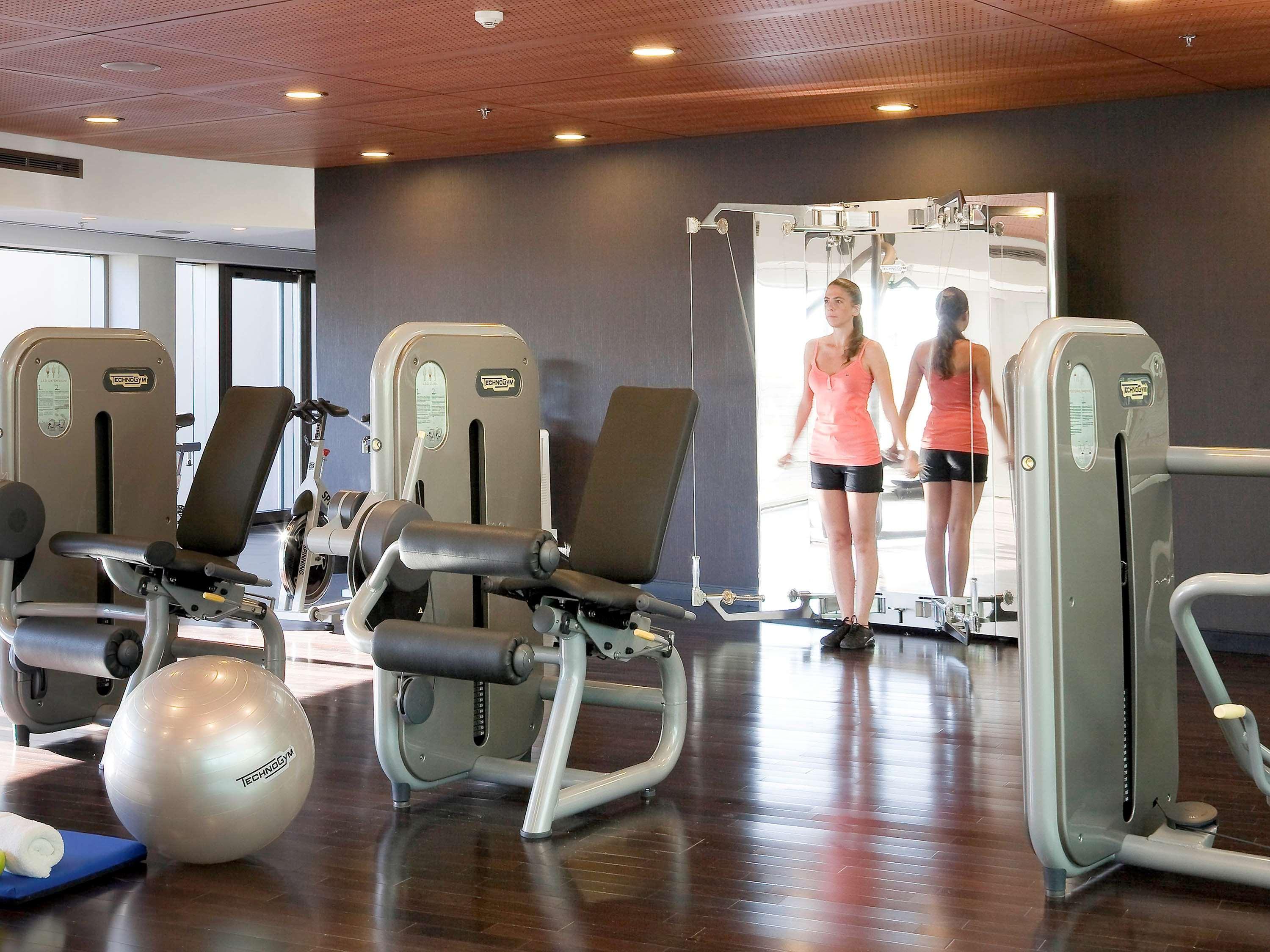 Hotel Pullman City Center Rosario Bagian luar foto