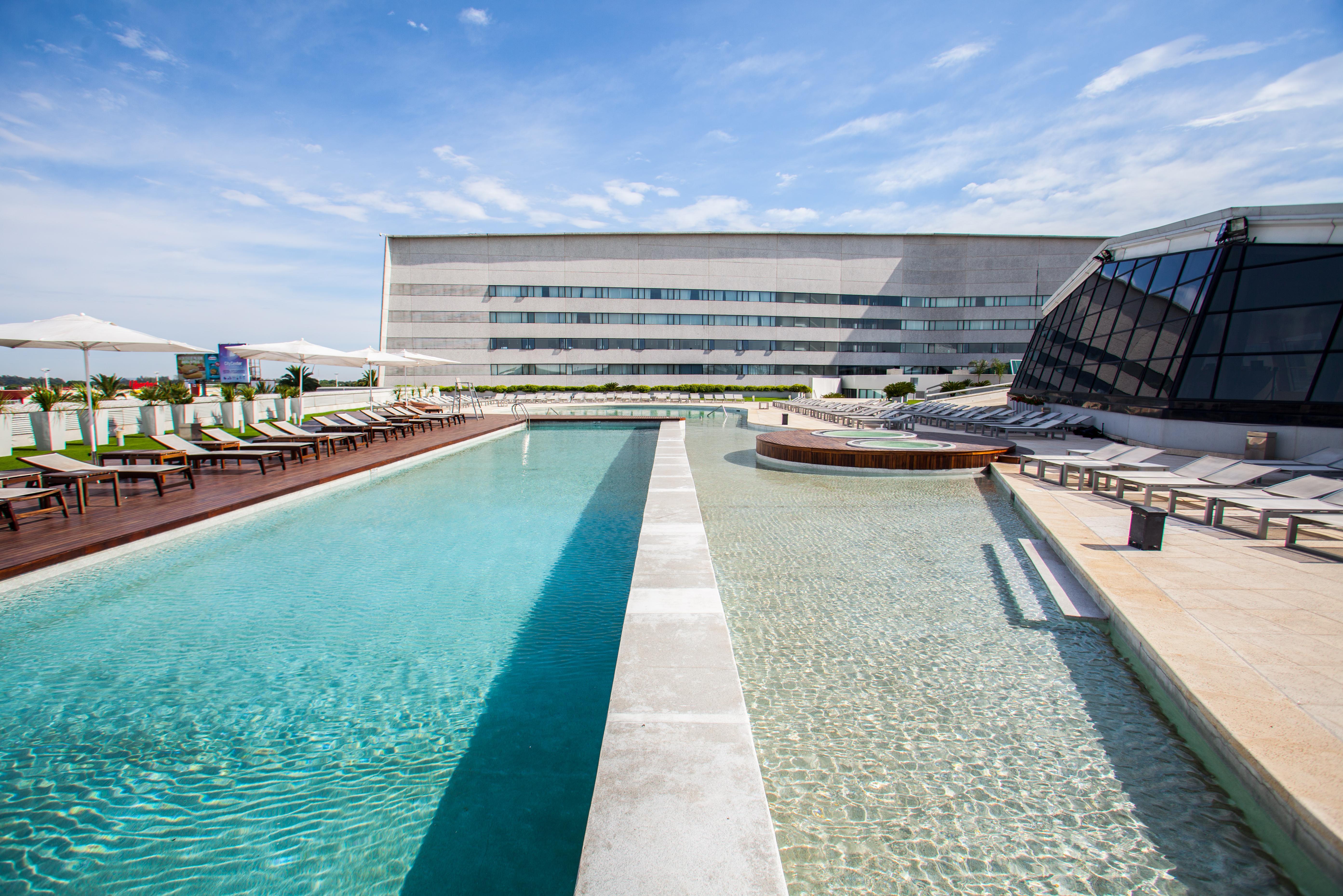 Hotel Pullman City Center Rosario Bagian luar foto