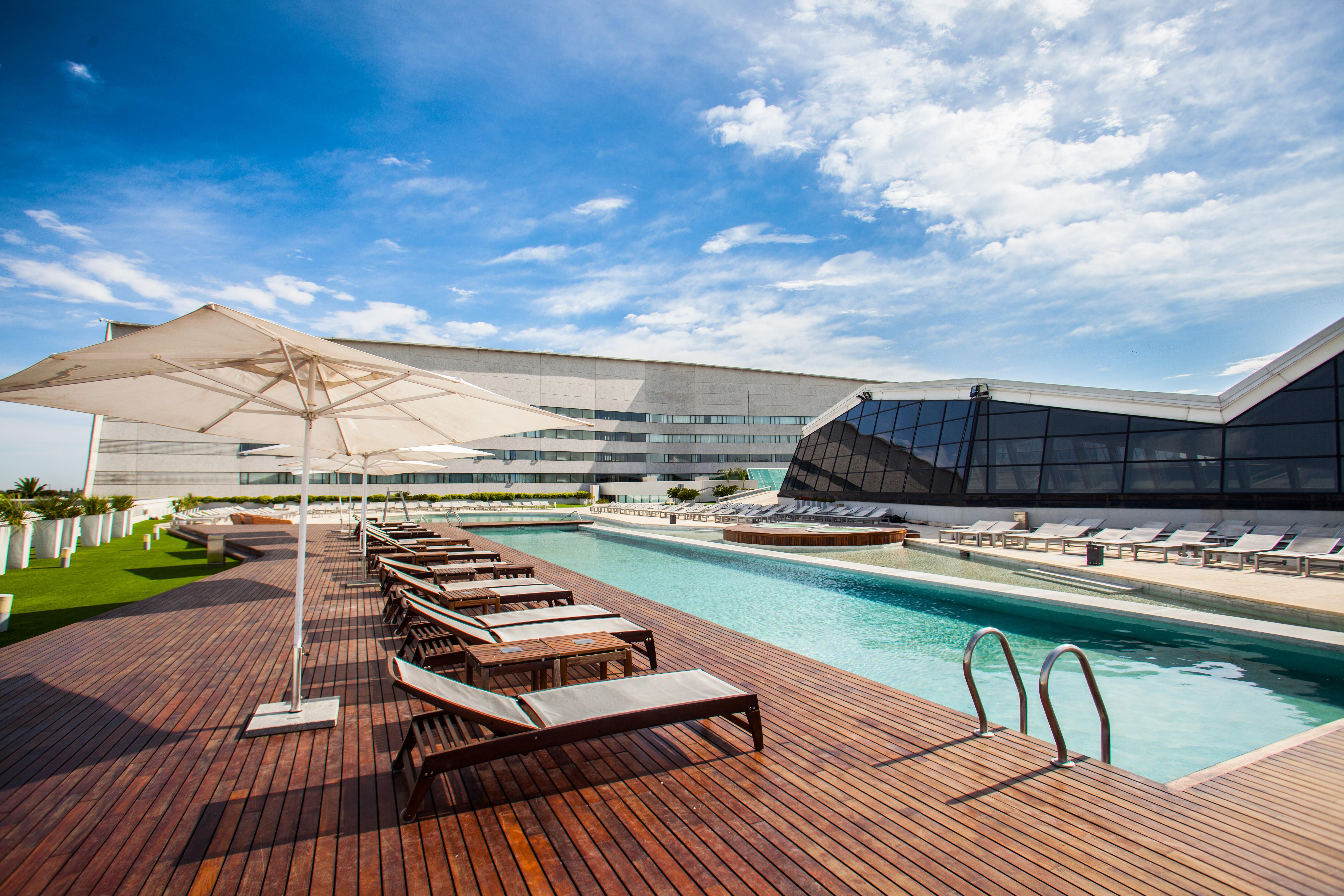 Hotel Pullman City Center Rosario Bagian luar foto