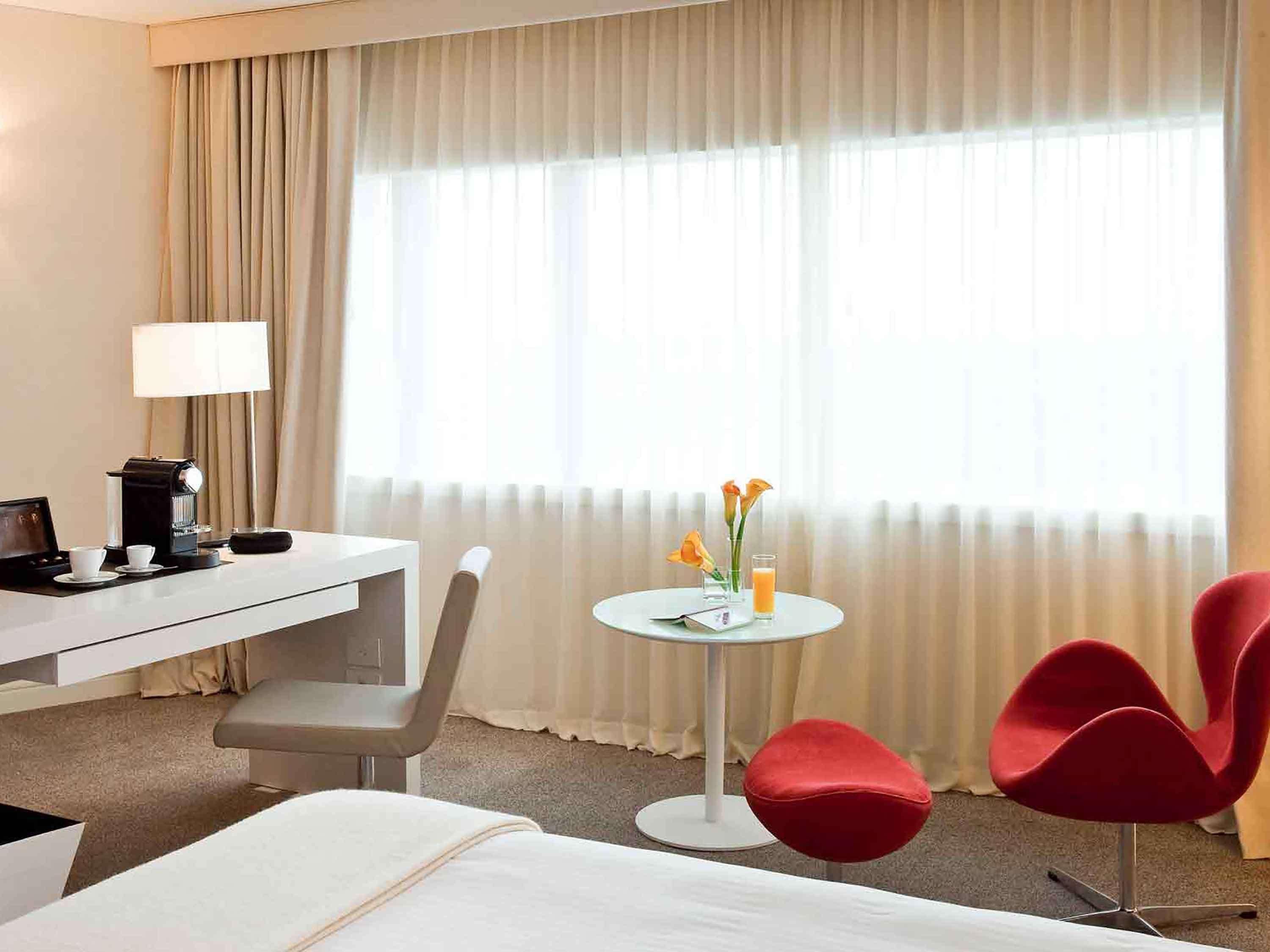 Hotel Pullman City Center Rosario Bagian luar foto