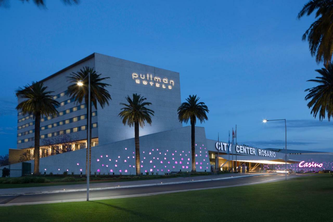 Hotel Pullman City Center Rosario Bagian luar foto